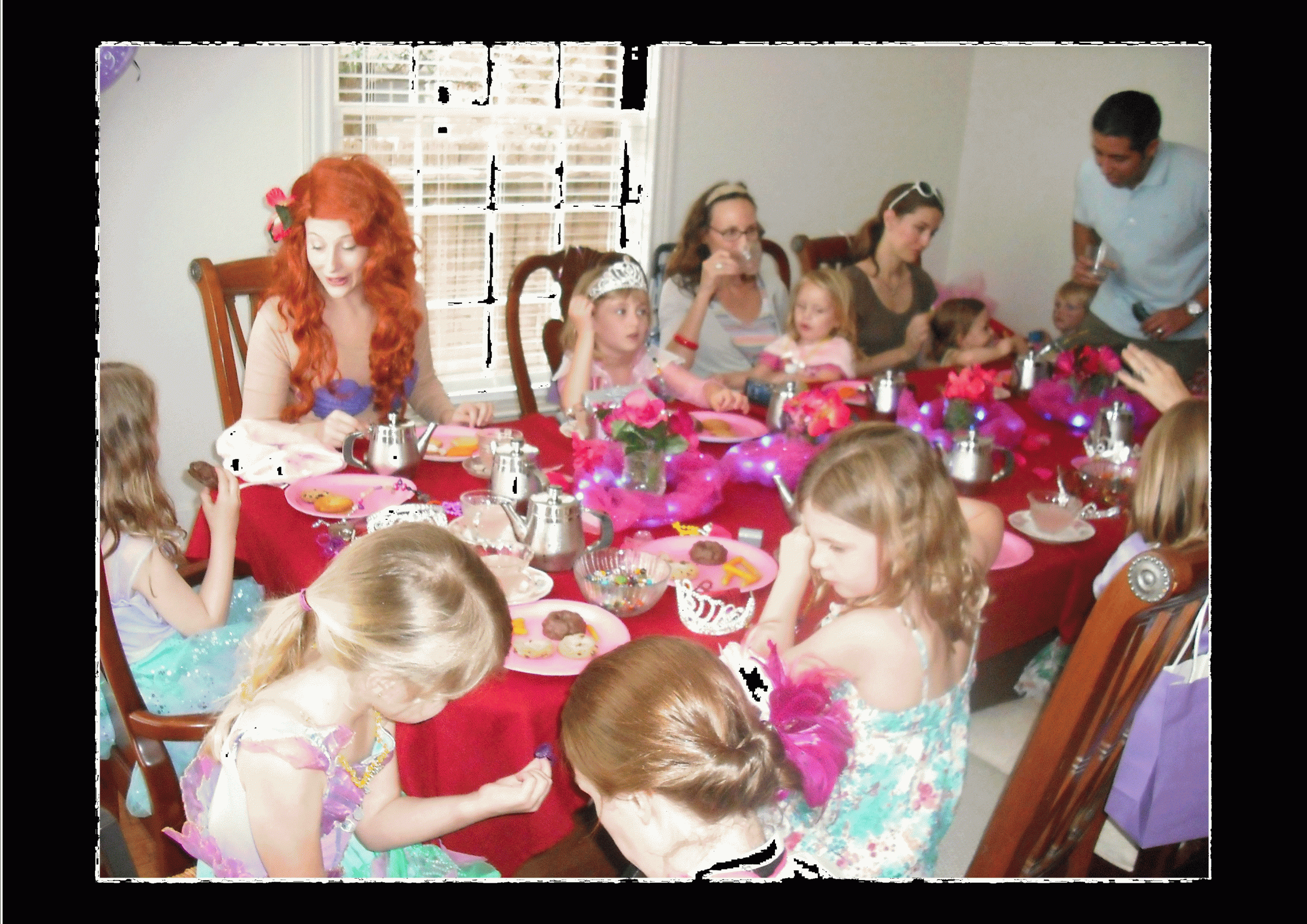 Kids Party Experts
 Houston Texas Kids Party Experts costumed characters