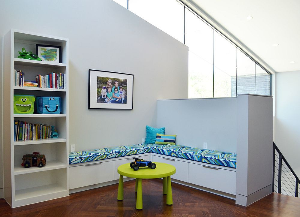 Kids Room Bench
 7 Practical Ways to Make the Most of Corners in Kids’ Room