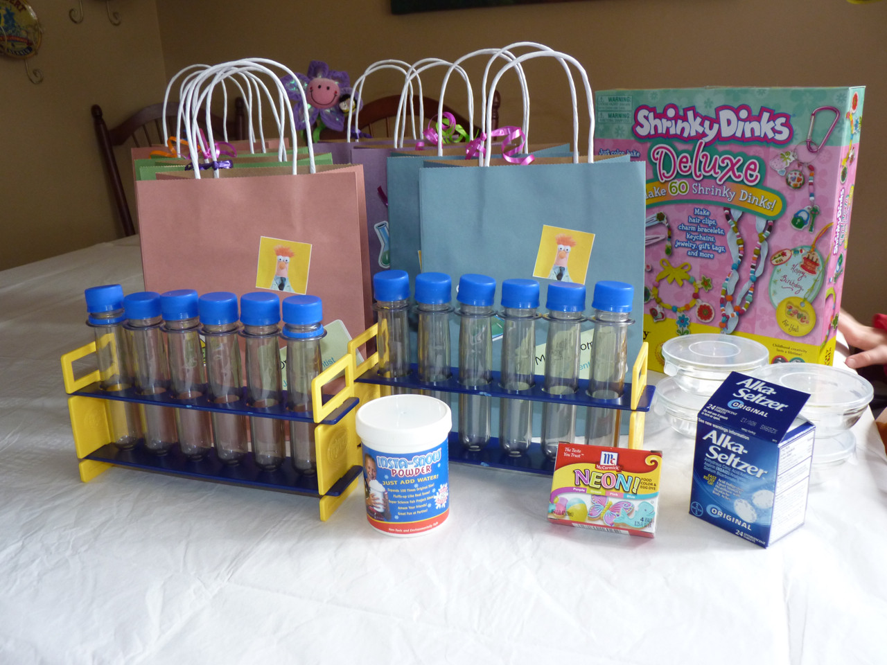 Kids Science Birthday Party
 Kids Birthday Party Idea The Science Experiment Party