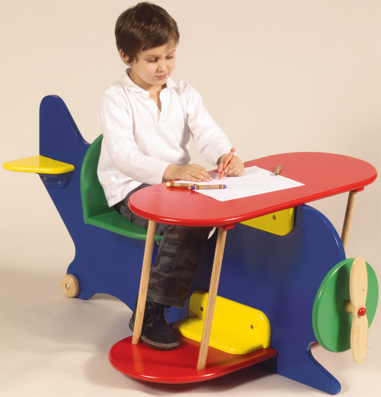 Kids Writing Table
 20 Cool Kids Desks for Painting and Writing