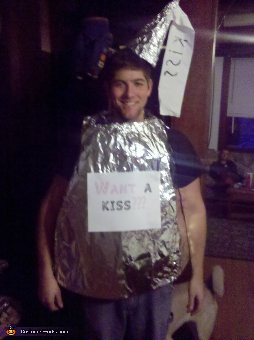 Kiss Costumes DIY
 Homemade Hershey Kiss costume