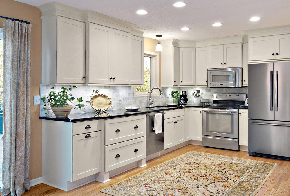 Kitchen Cabinet Sales
 Solid Wood White Shaker Small Kitchen Cabinets SWK 060