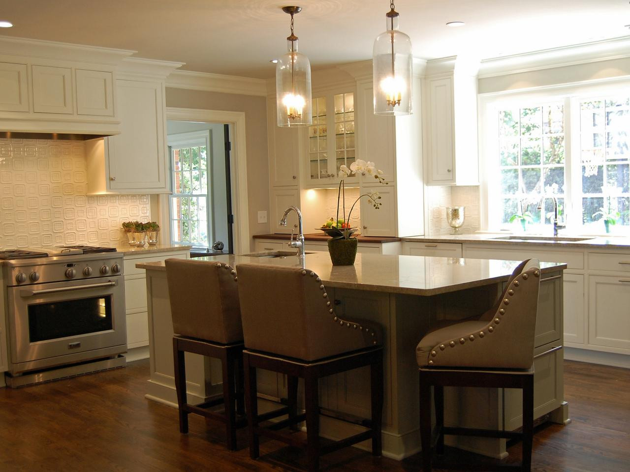 Kitchen Island Cabinets
 Make Yourself a Legendary Host by Having Your Kitchen