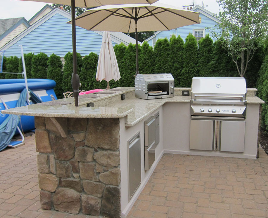 L Shaped Outdoor Kitchen
 L shaped outdoor kitchen plans with an extra space for