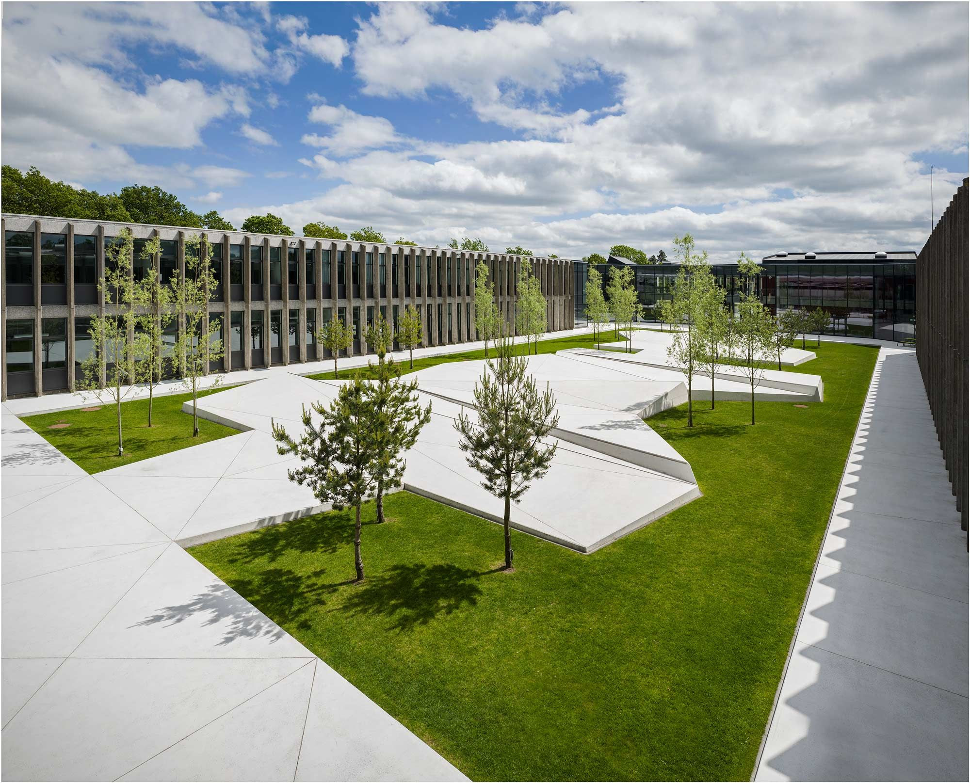 Landscape Design Schools
 Grønnegaarden Herning High School 01 photo Jens Lindhe