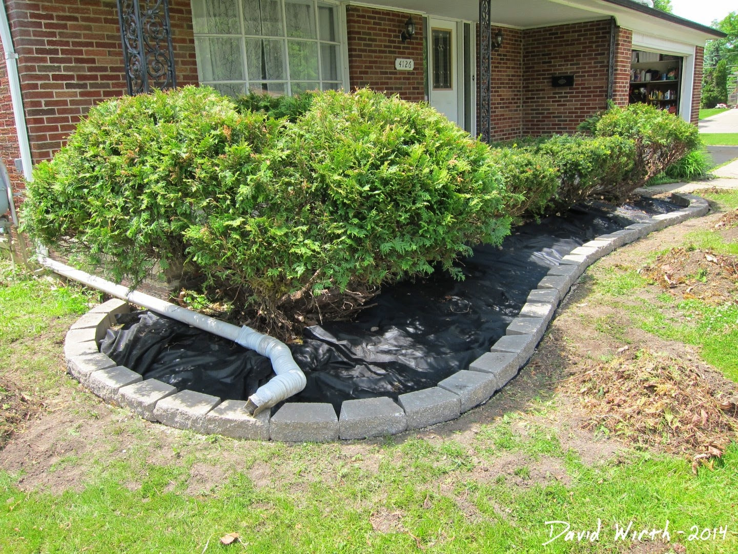 Landscape Edging Blocks
 Easy Landscape Block Wall and Mulch