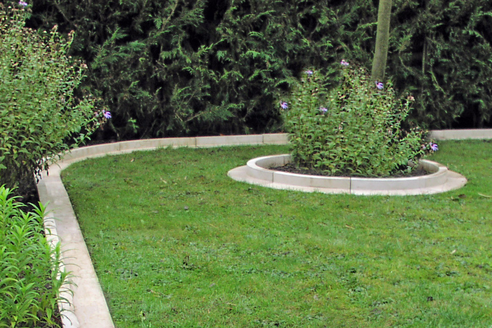 Landscape Edging Stone
 Arcadian Lawn Edging Internal Curve Radius 500mm