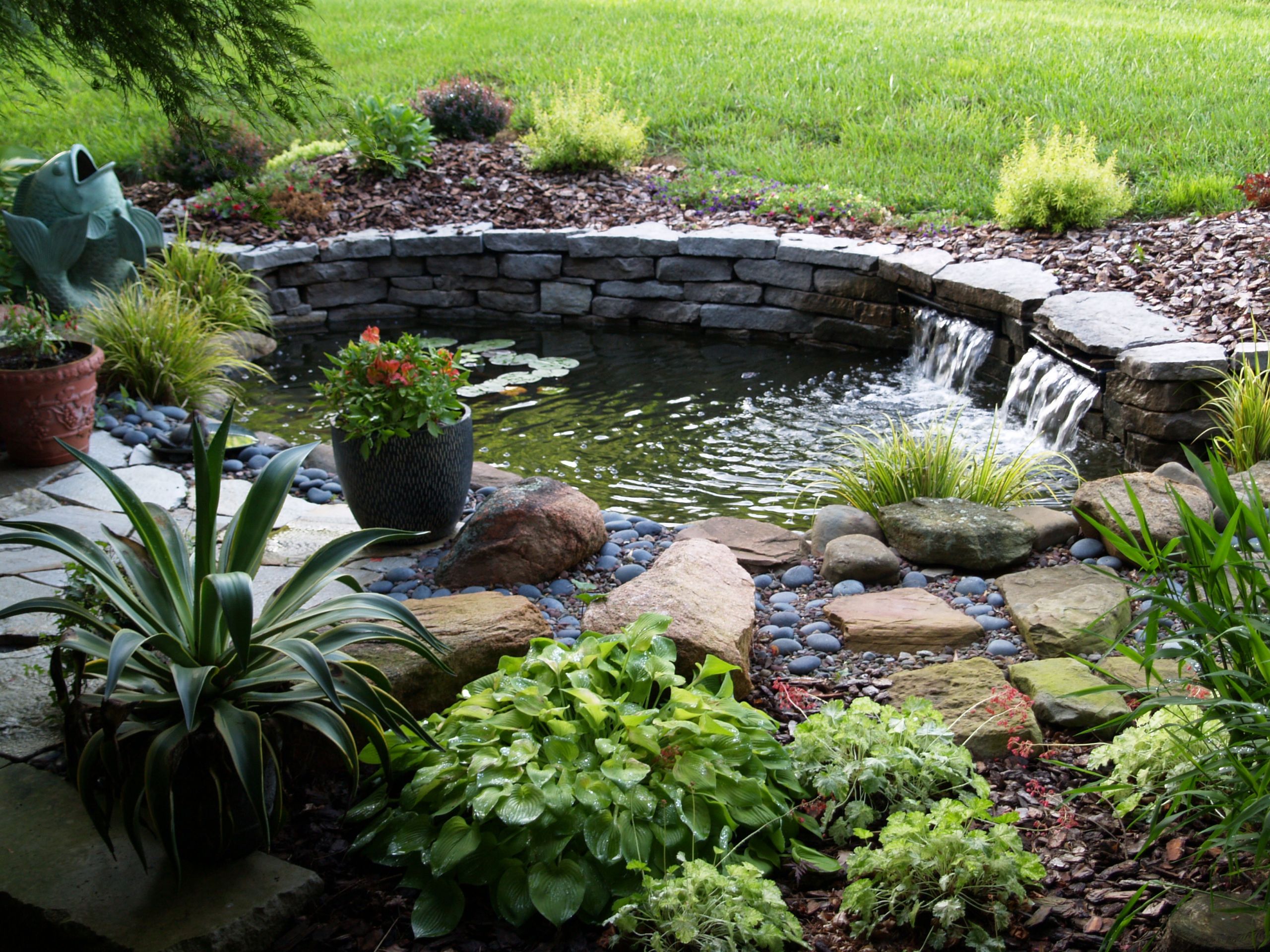 Landscape Fountain Design
 How to build a pond in your garden