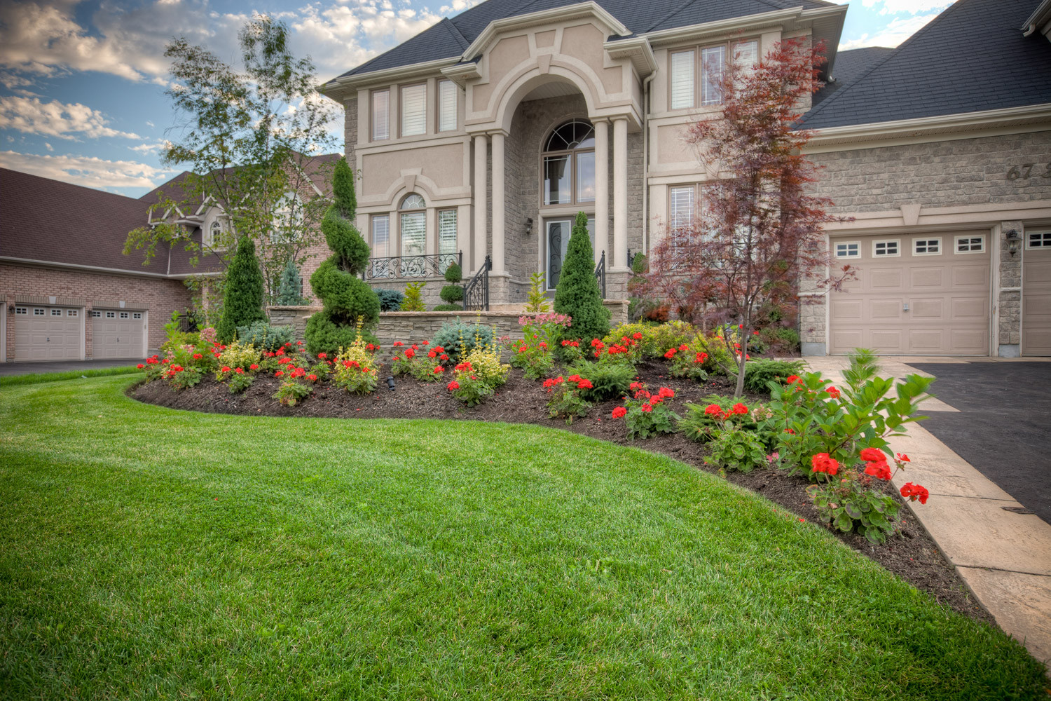 Landscape Front Of House
 Some Ideas of Front Yard Landscaping for a Small Front