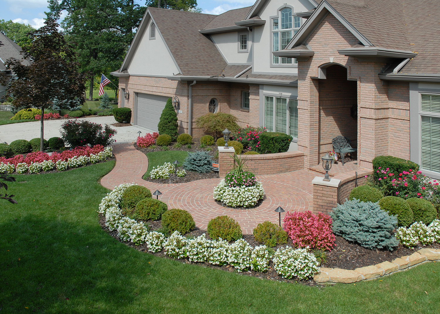 Landscape Front Yard
 Plantings & Flower Beds TinkerTurf