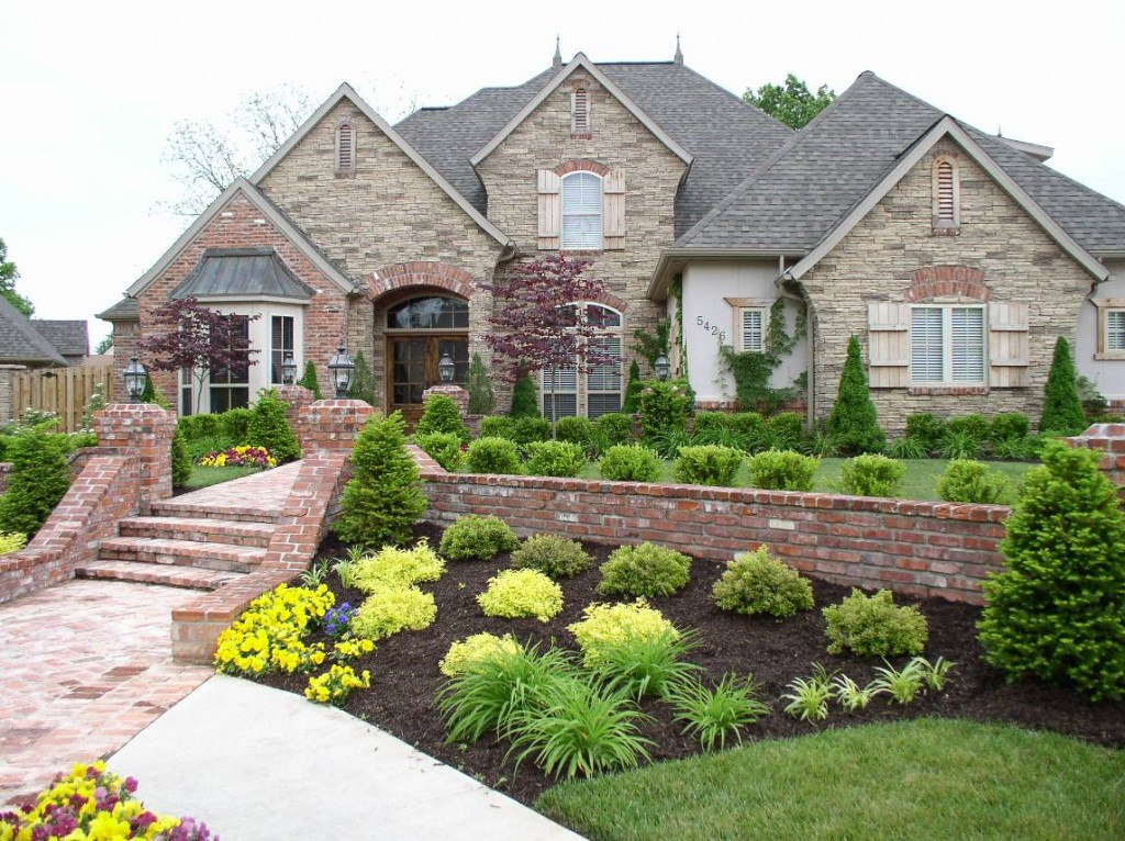 Landscape Pictures Front House
 Front Yard Landscaping Ideas