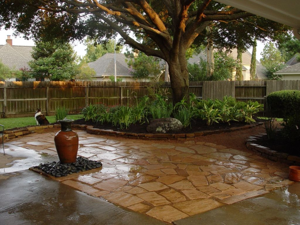 Landscaping A Small Backyard
 Small Backyard Landscaping Concept to Add Cute Detail in