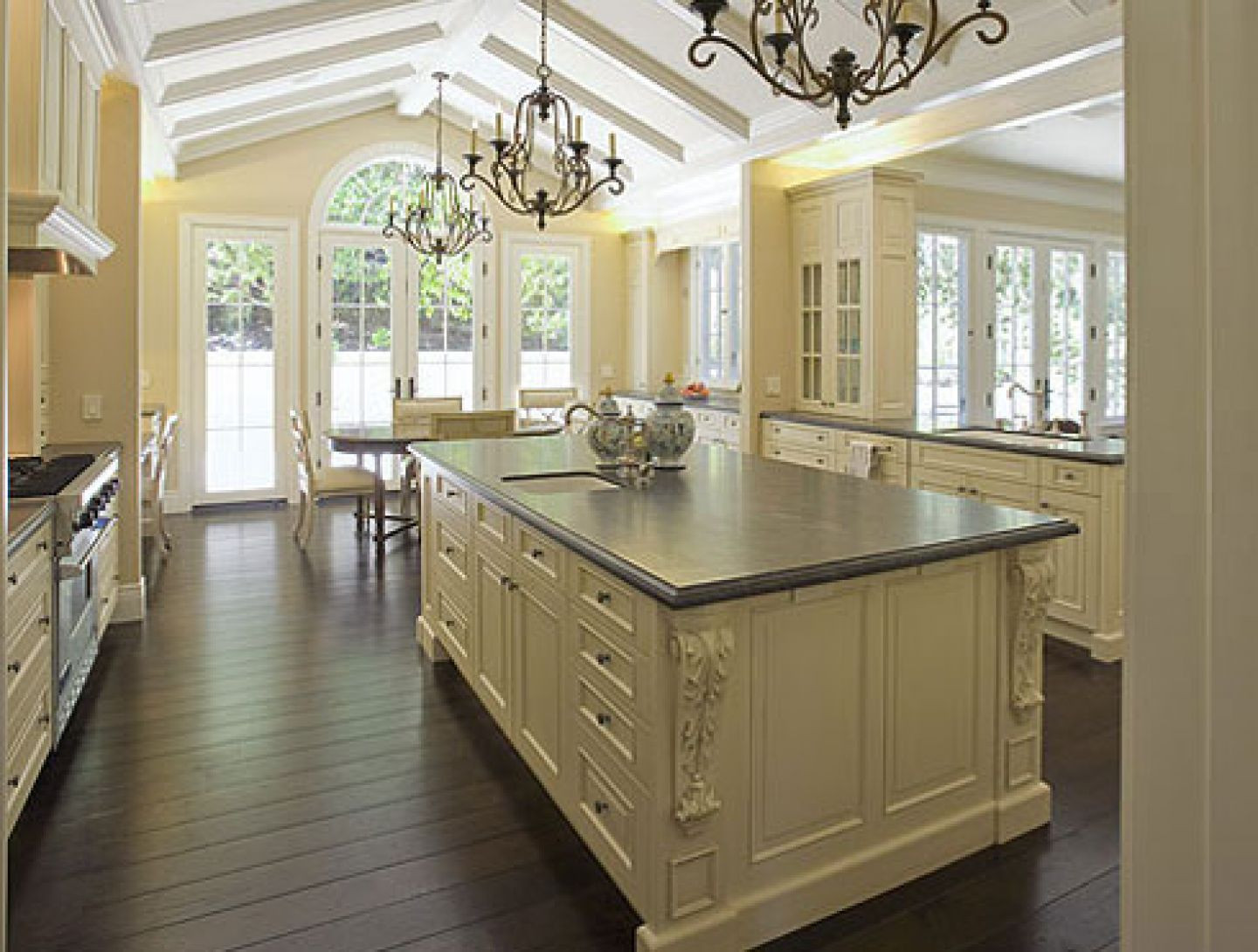 Large Kitchen Cabinets
 Ideas for the Affordable yet Chic Country Kitchen Cabinets