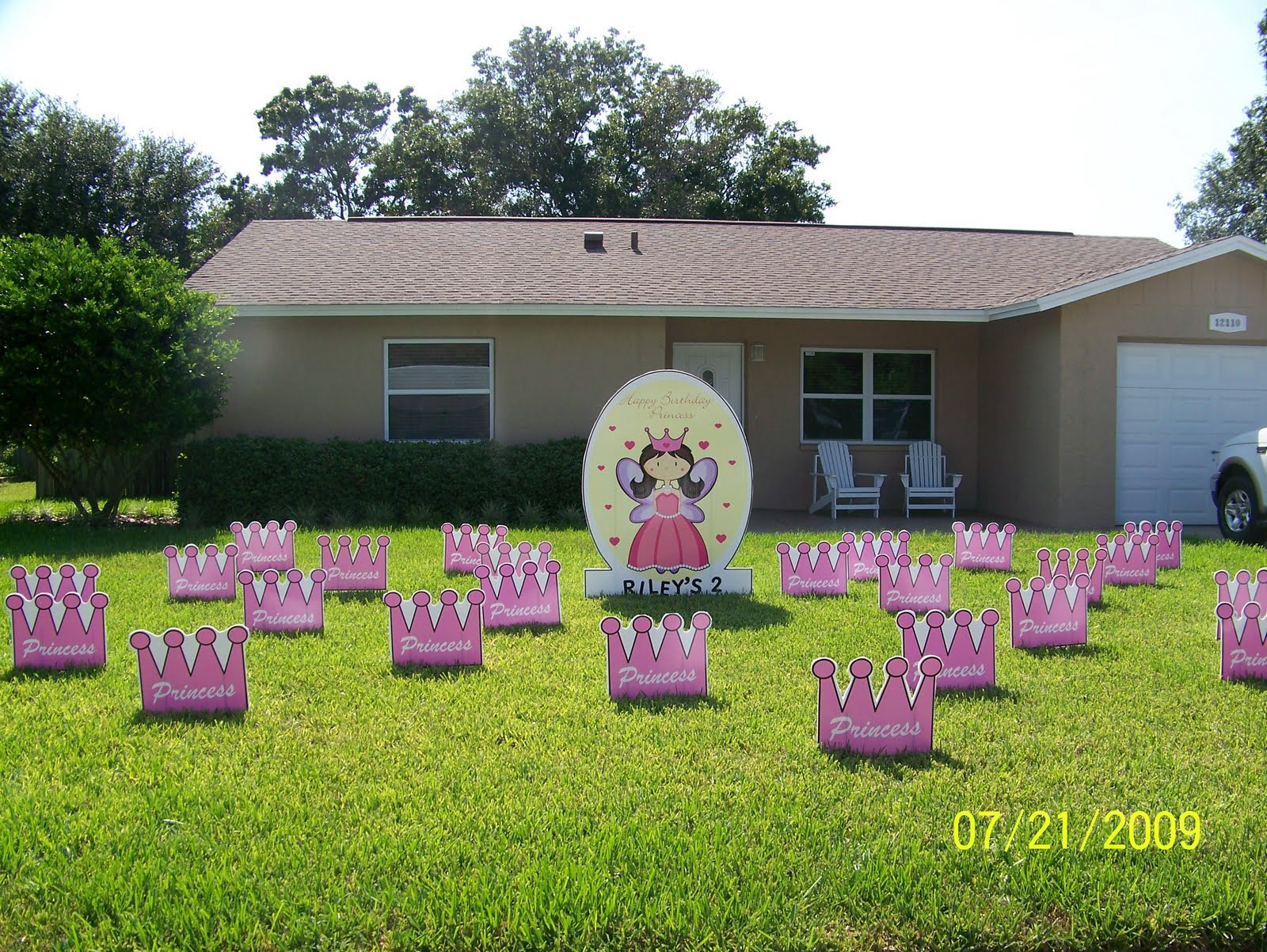 Lawn Decorations For Birthday
 BIRTHDAY YARD FLOCKING & DECORATIONS TAMPA FL CALL