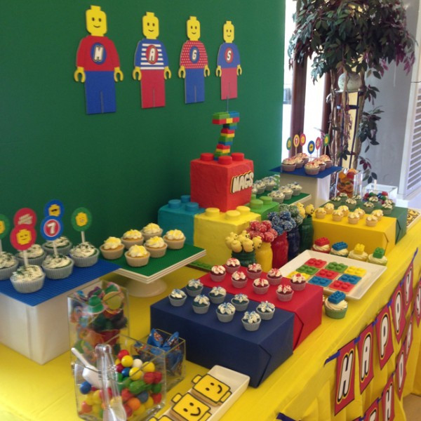 Legoland Birthday Party
 Lego Themed 7th Birthday Party e Charming Day