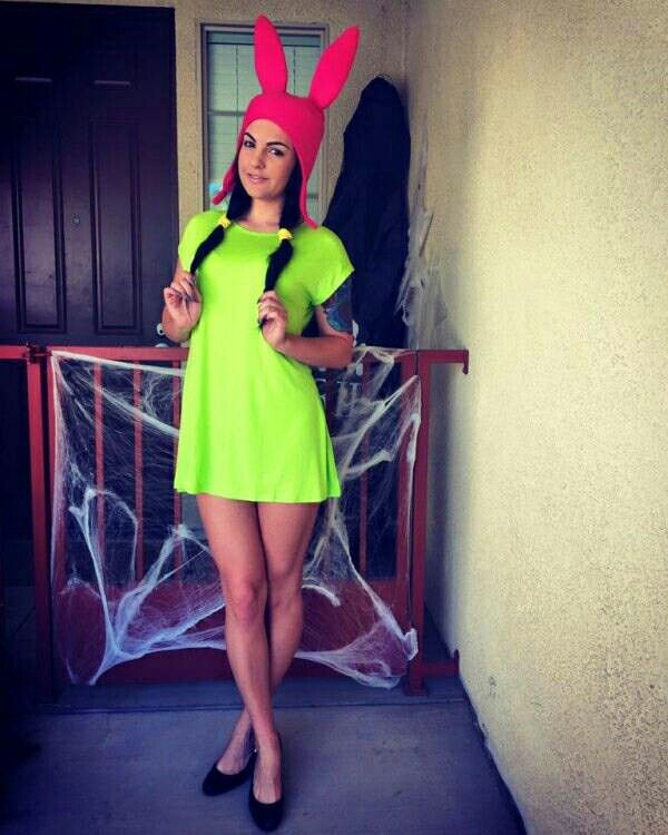 Louise Belcher Costume DIY
 Louise Belcher cosplay Halloween costume