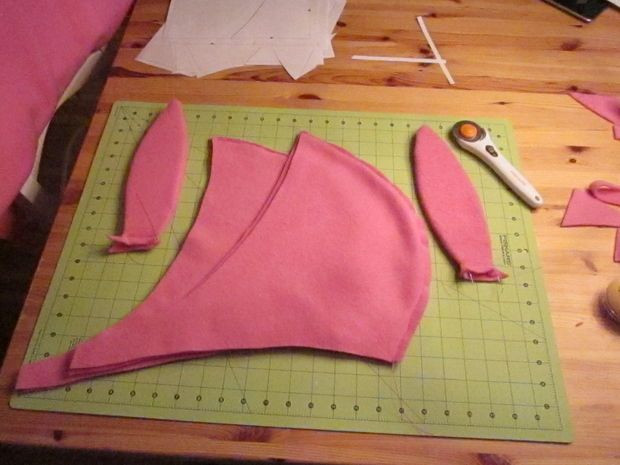 Louise Belcher Costume DIY
 Sew a Louise Belcher Bob s Burgers Hat