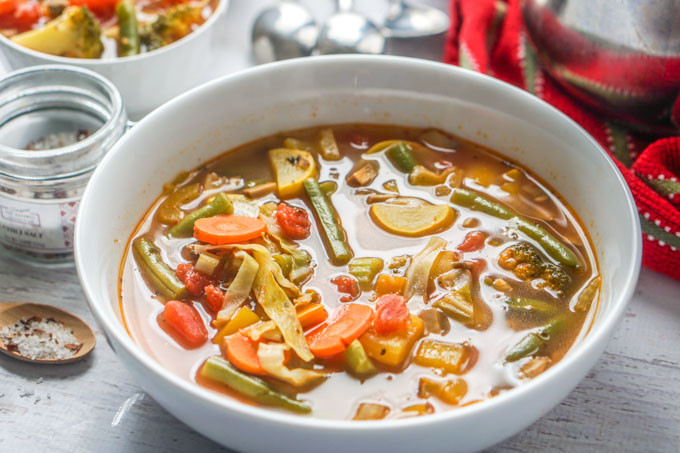 Low Calorie Soup Recipes
 Super Tasty Low Calorie and Low Carb Ve able Soup
