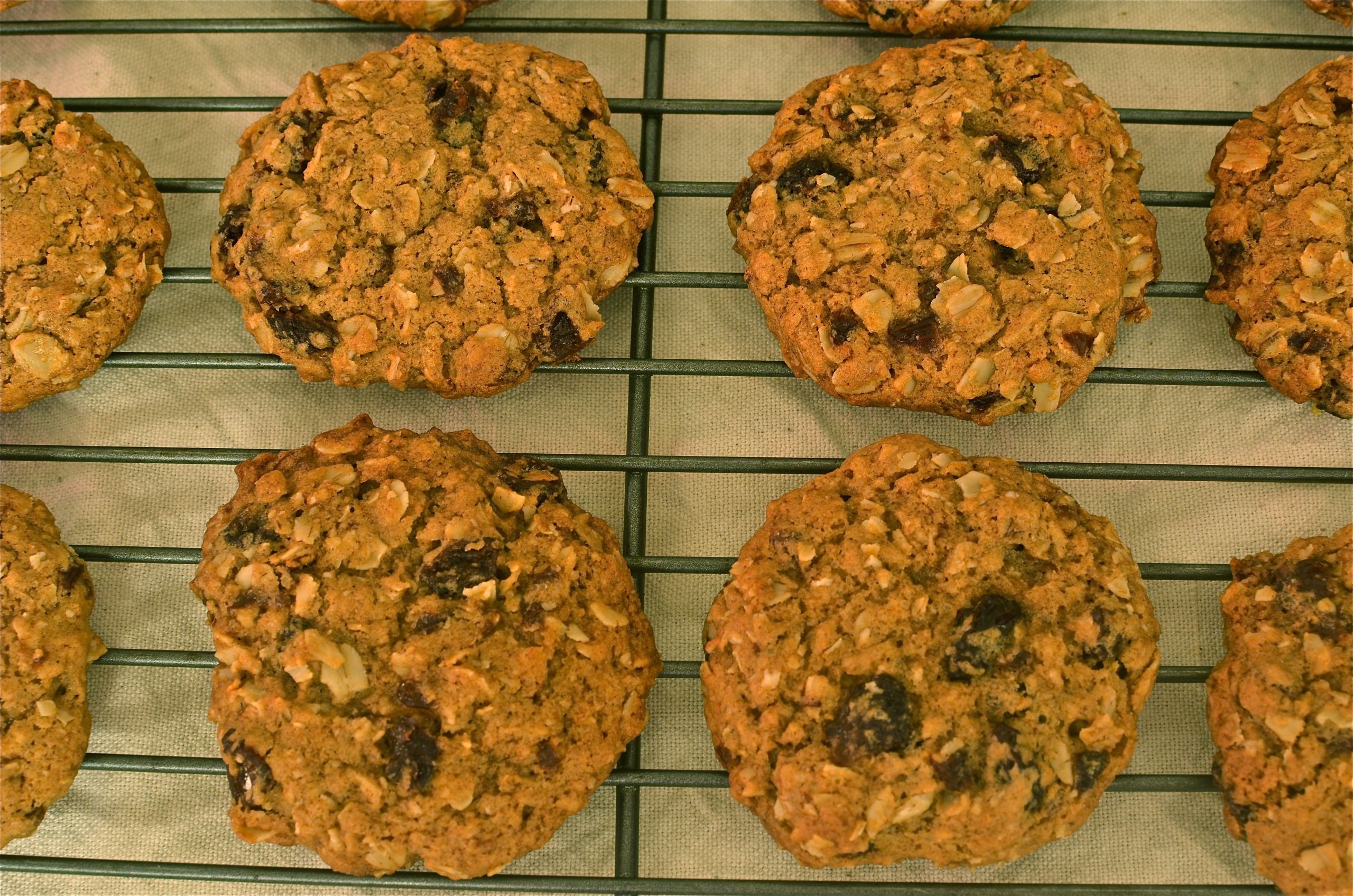 Low Cholesterol Oatmeal Cookies
 Low fat oatmeal raisin cookies