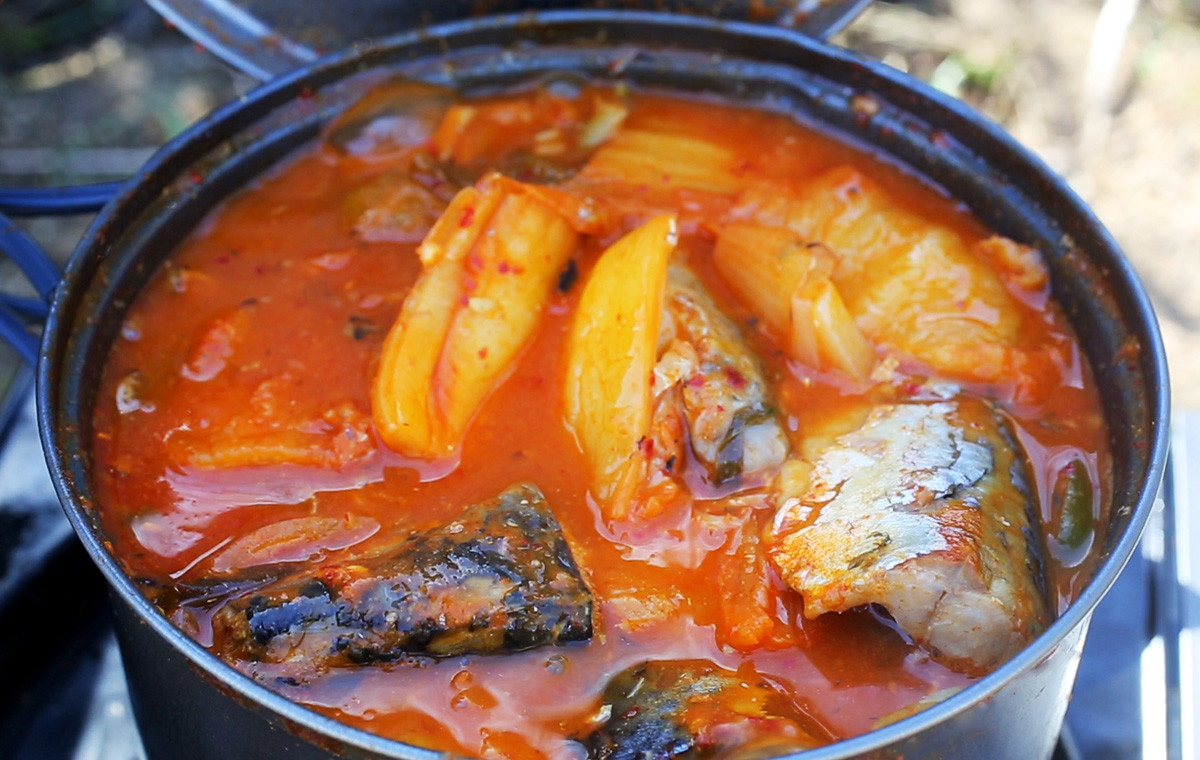Maangchi Kimchi Stew
 Kimchi and mackerel camping stew Kimchi godeungeo