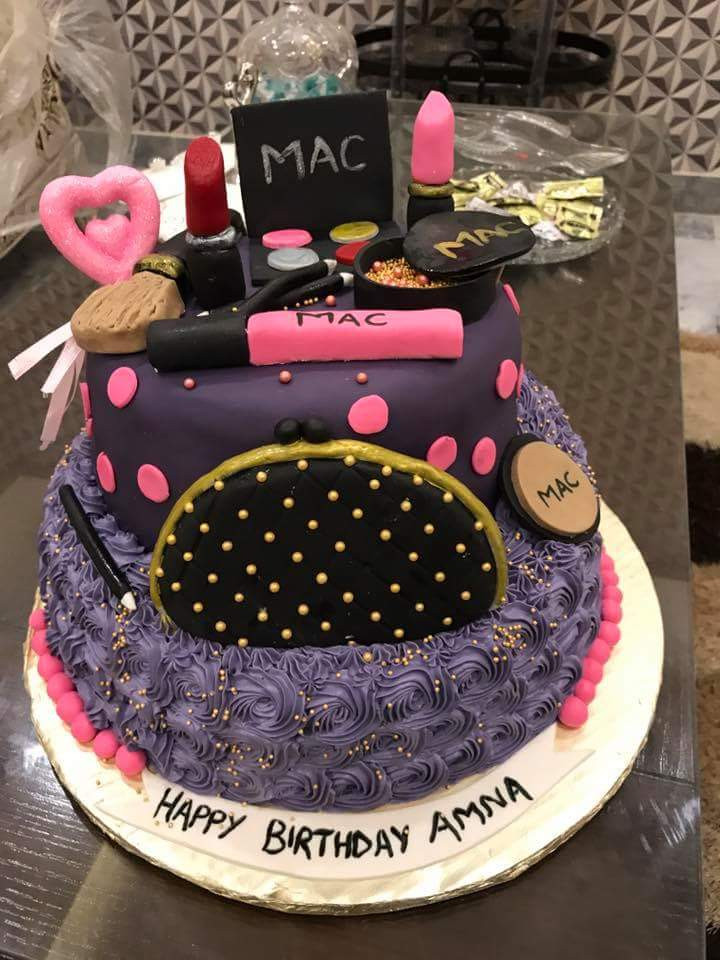 Makeup Birthday Cake
 Get best makeup theme birthday cake at the fair price