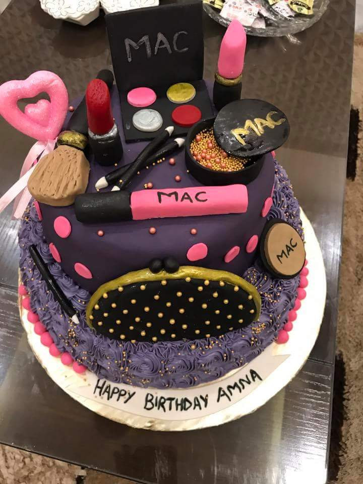 Makeup Birthday Cake
 Get best makeup theme birthday cake at the fair price