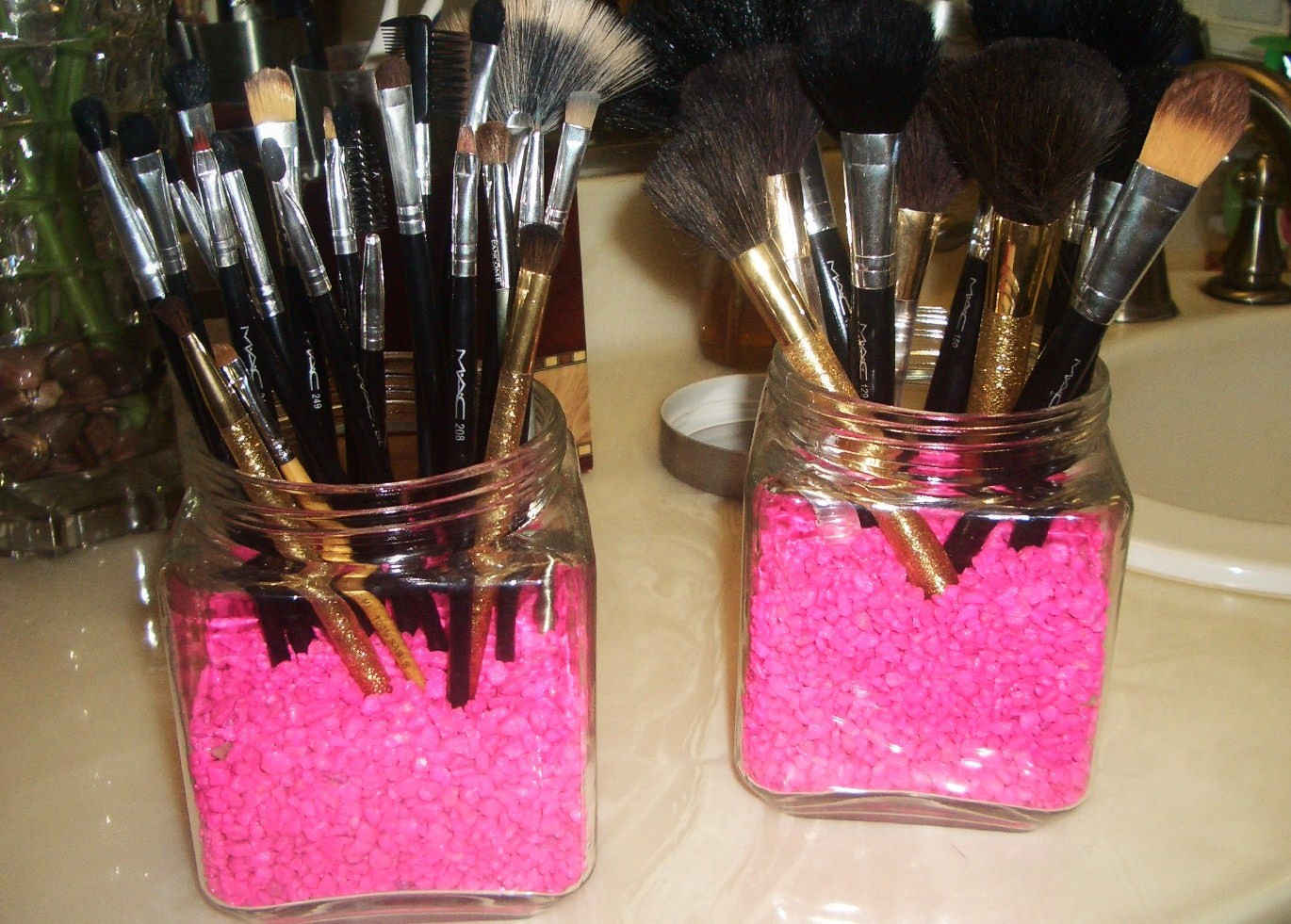 Makeup Brush Organizer DIY
 Fab and Frugal DIY Makeup Brush Holder thefabzilla