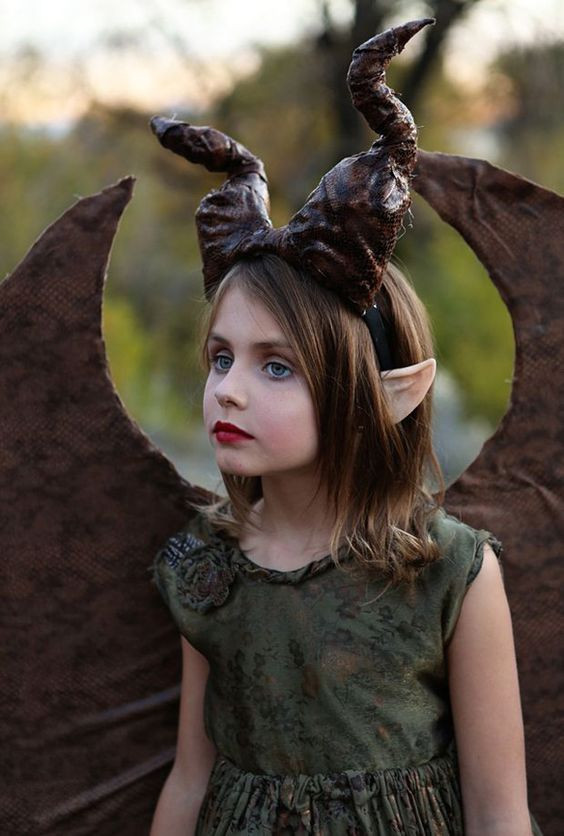 Maleficent DIY Costume
 23 Coolest Halloween Costumes For Little Girls Styleoholic