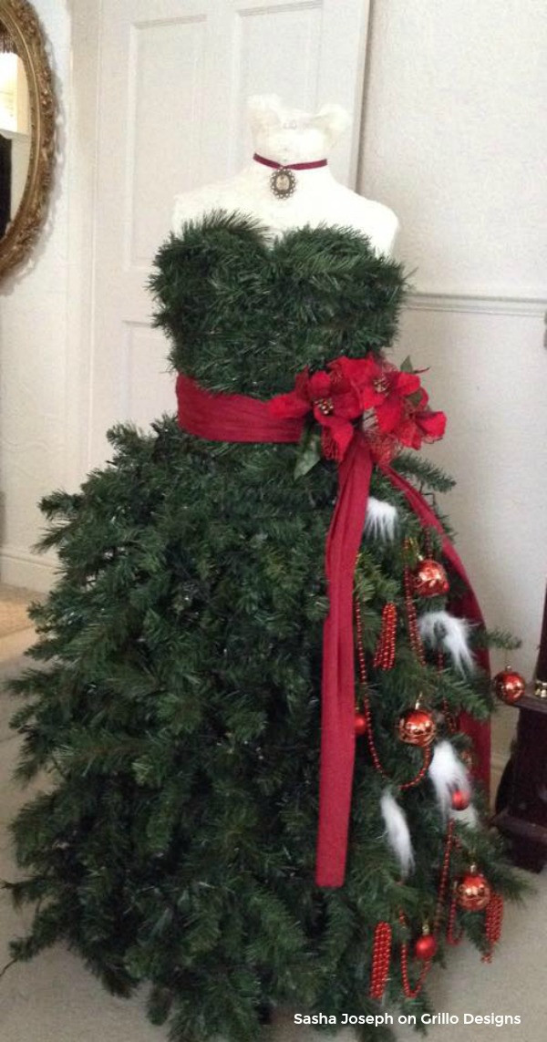 Mannequin Christmas Tree DIY
 20 Stunning DIY Mannequin Tree Dress Forms You ll Love