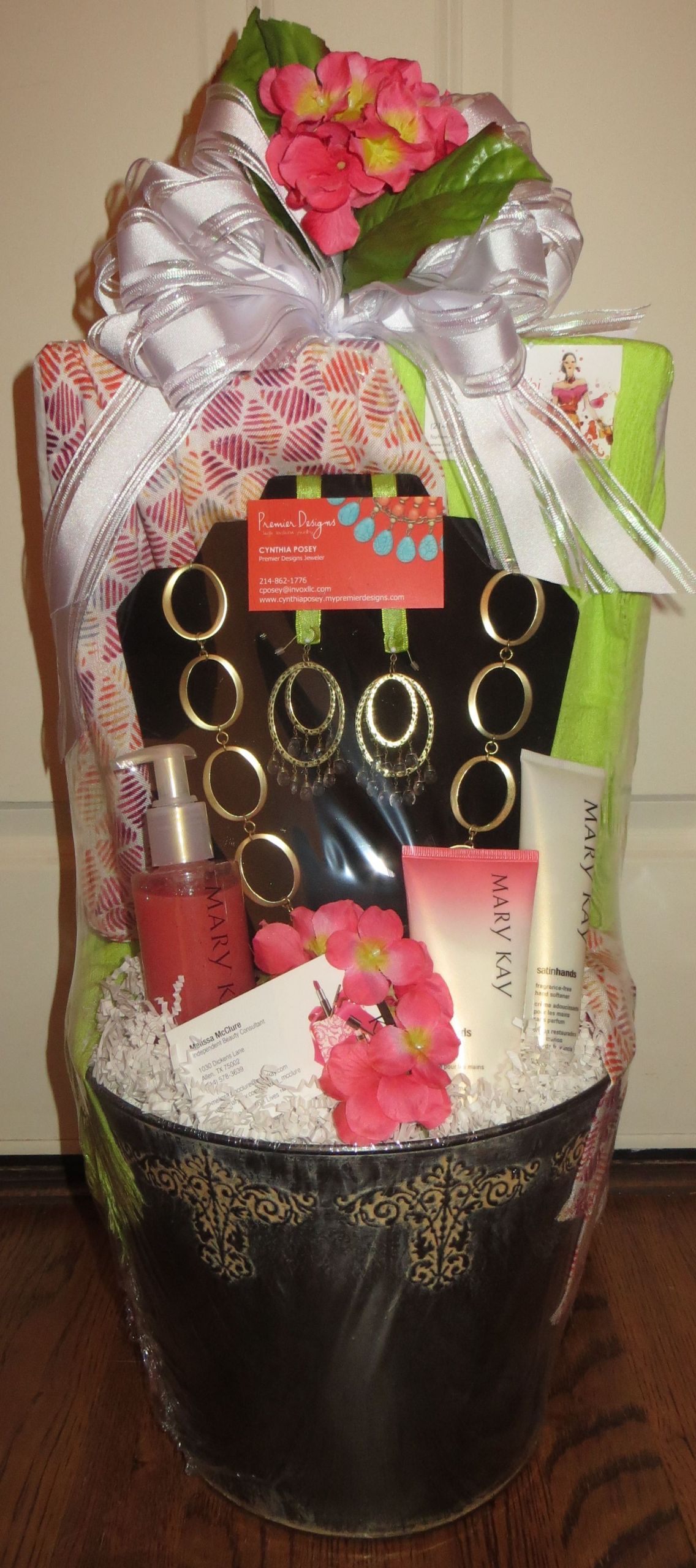 Mary Kay Gift Baskets Ideas
 Spring Fashion Gift Basket Mary Kay CAbi and Premier
