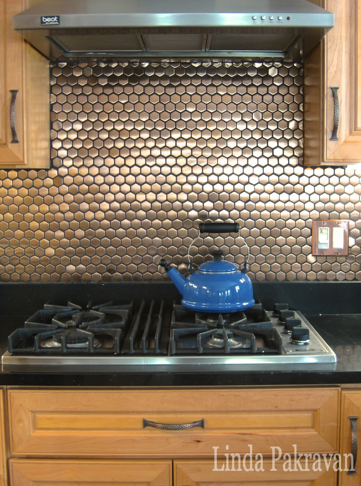 Metal Backsplash Kitchen
 5 Tren st Backsplash Ideas For Your Kitchen Kaodim