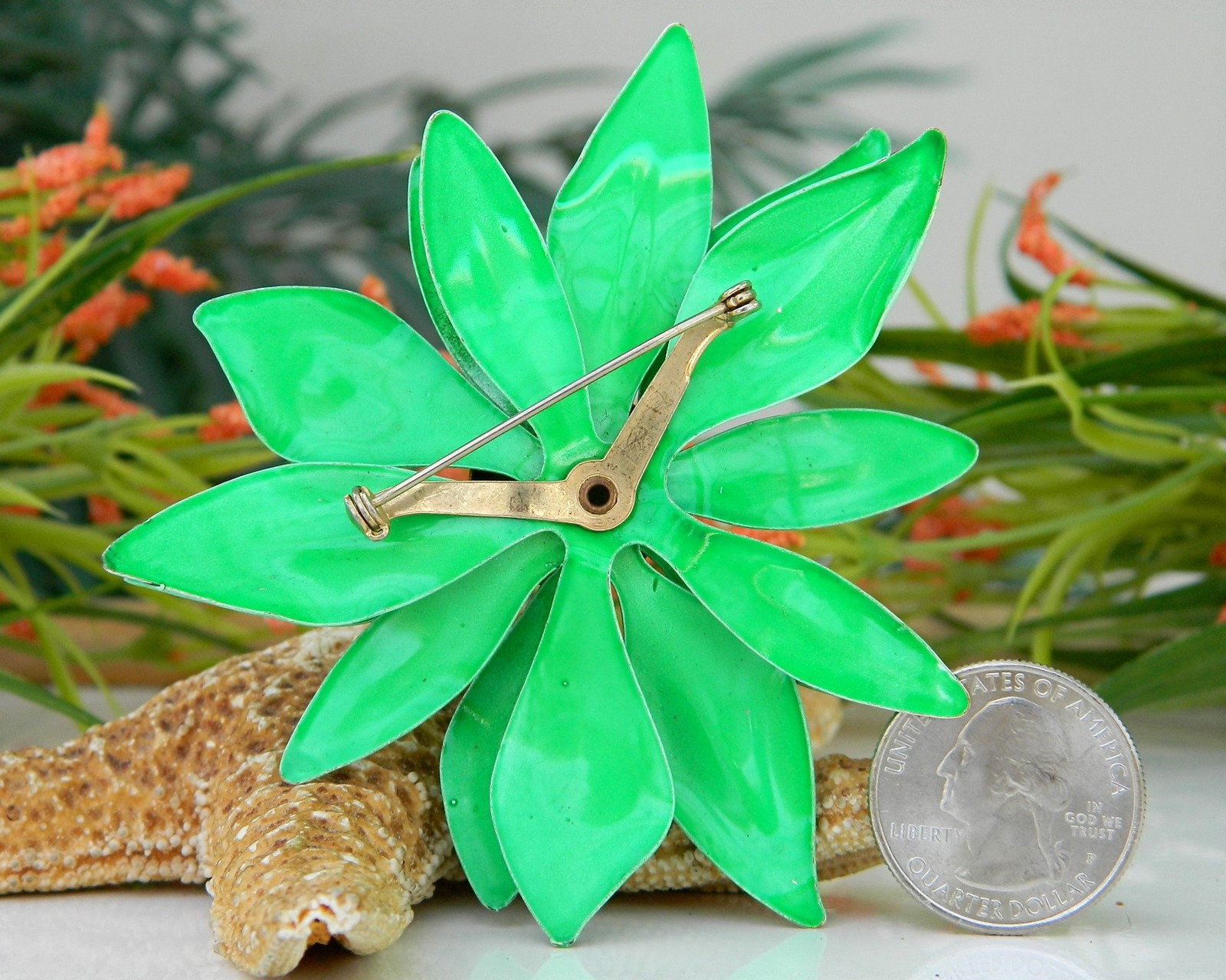 Metal Brooches
Vintage Metal Enamel Flower Brooch Pin Bright Green
