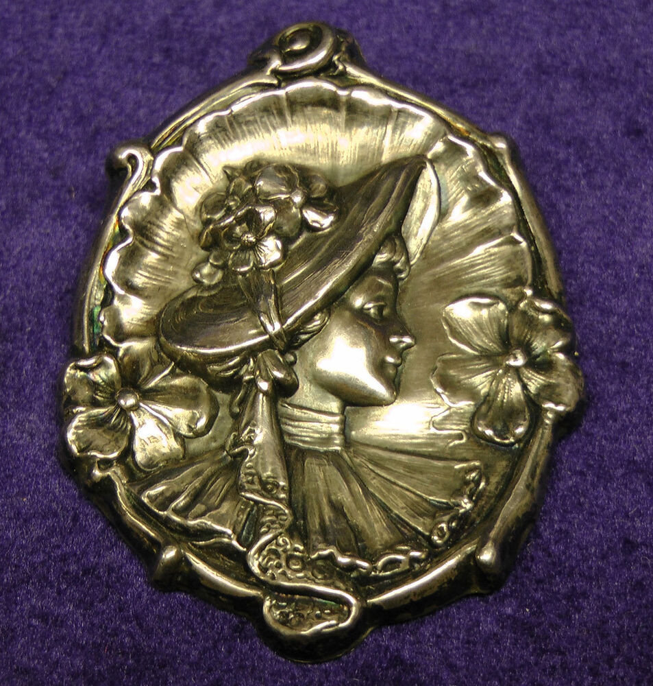 Metal Brooches
Antique Edwardian Era Sterling Silver Brooch