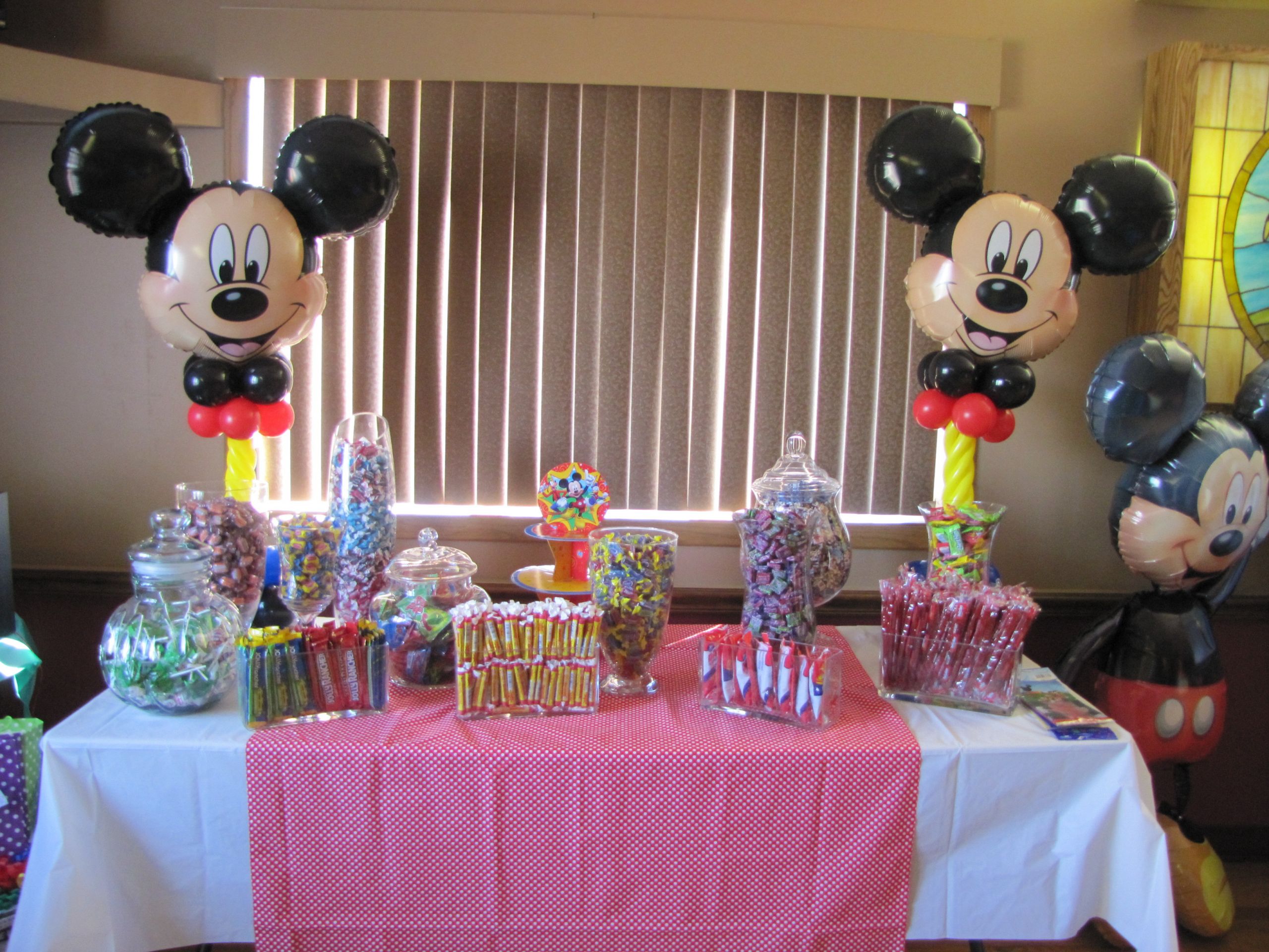 Mickey Mouse Birthday Decor
 Mickey Mouse Balloons