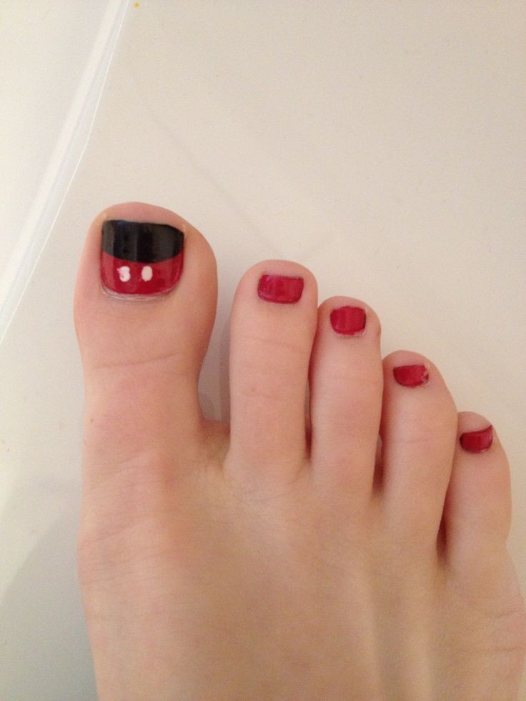 Mickey Mouse Toe Nail Art
 Mickey Mouse toenails Disney