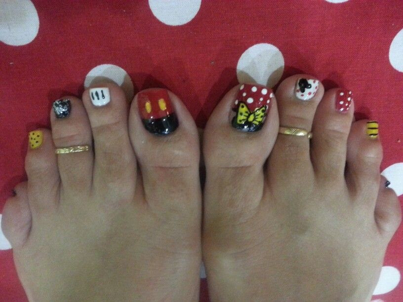 Mickey Mouse Toe Nail Art
 Mickey Mouse nail art