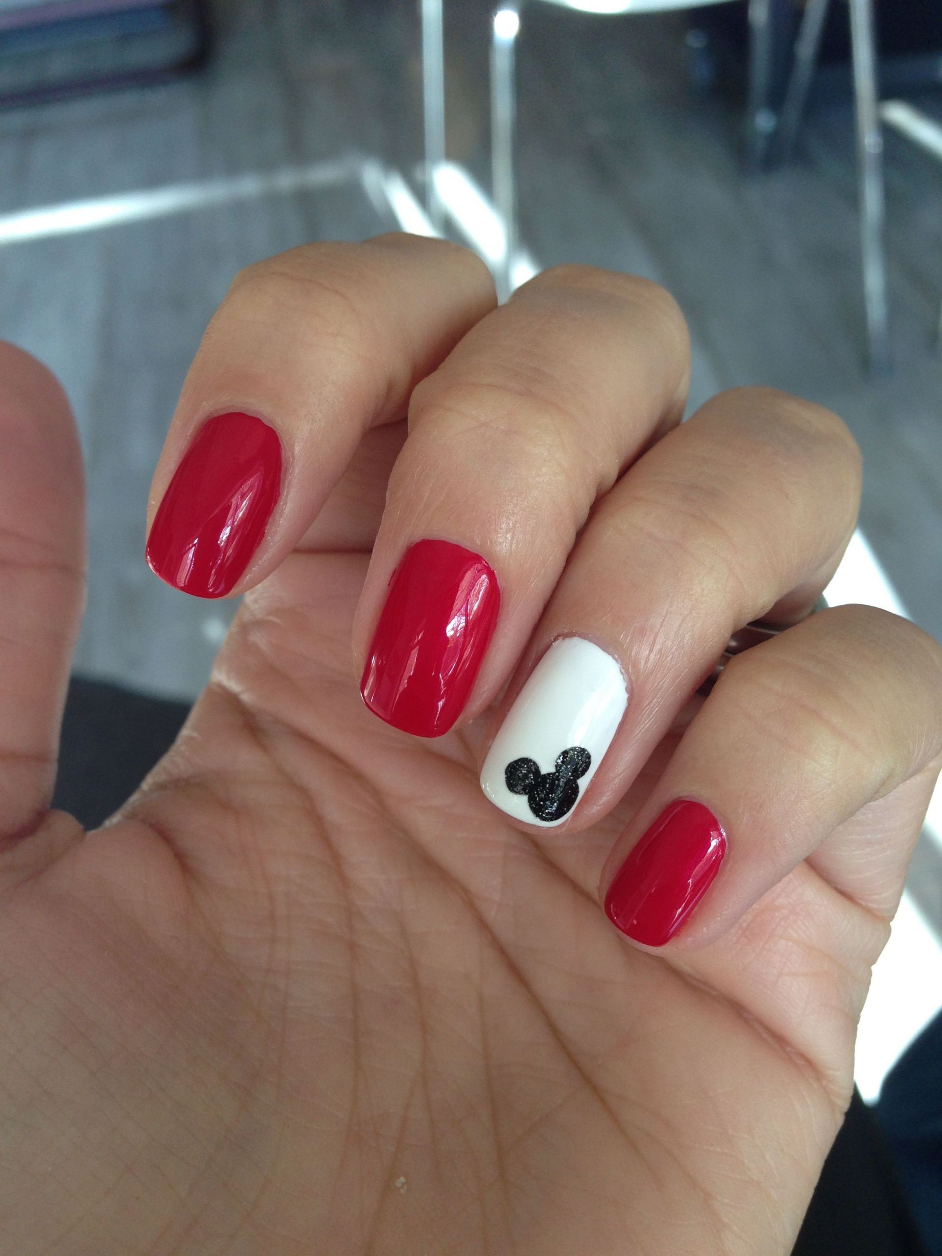 Mickey Mouse Toe Nail Art
 Mickey Mouse nails nice and simple