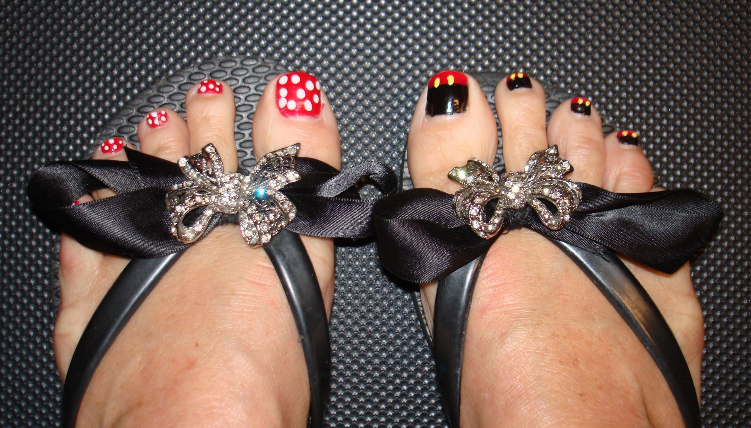 Mickey Mouse Toe Nail Art
 Disney My Minnie & Mickey Mouse Toe Nails