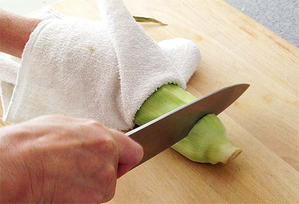 Microwave Corn In Husk
 Easiest Way to Microwave Corn on the Cob