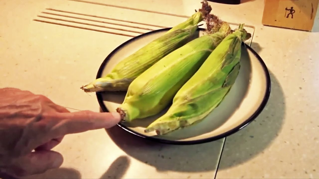 Microwave Shucked Corn On The Cob
 Microwave Corn on the Cob — No Shucking & Silk Free