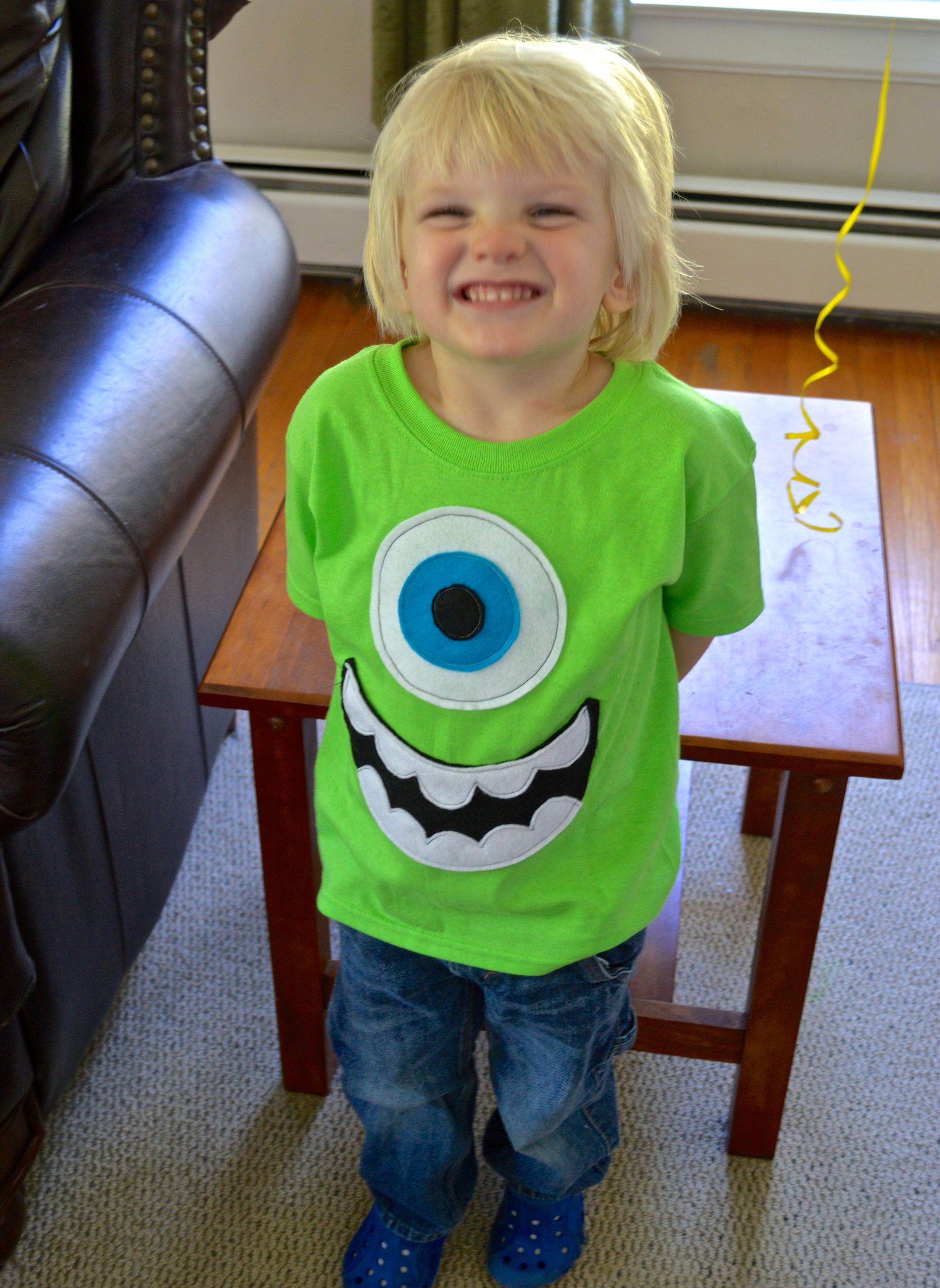 Mike Wazowski Costume DIY
 Mike Wazowski Shirt