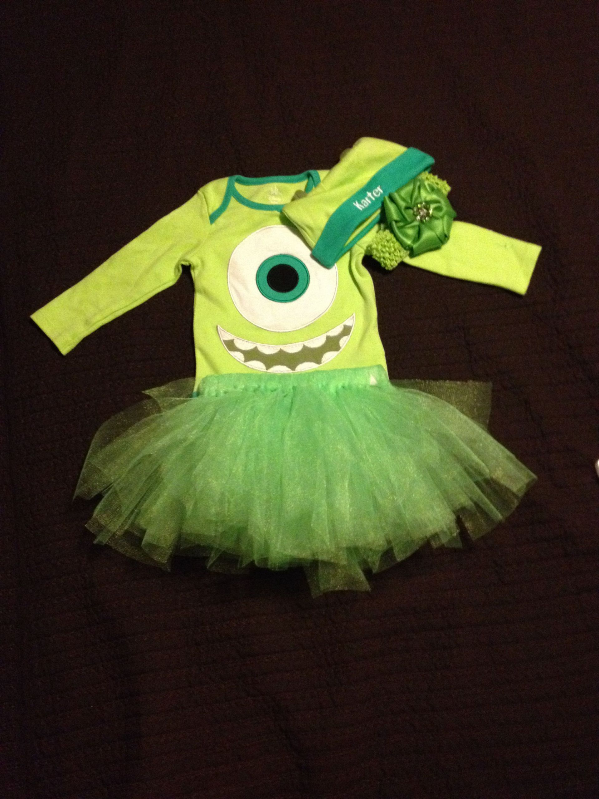 Mike Wazowski Costume DIY
 Turned a plain mike wazowski onesie into a super cute