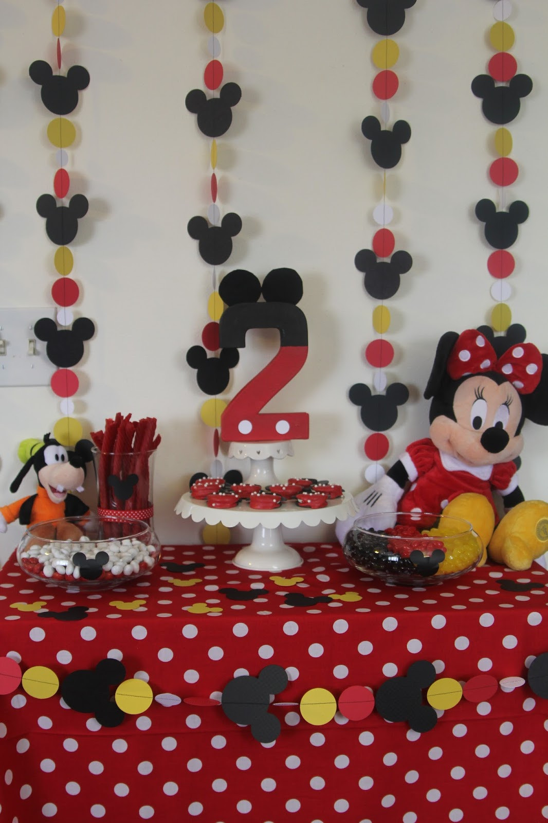 Minnie Birthday Decorations
 Decorating the Dorchester Way Simple Red Minnie Mouse