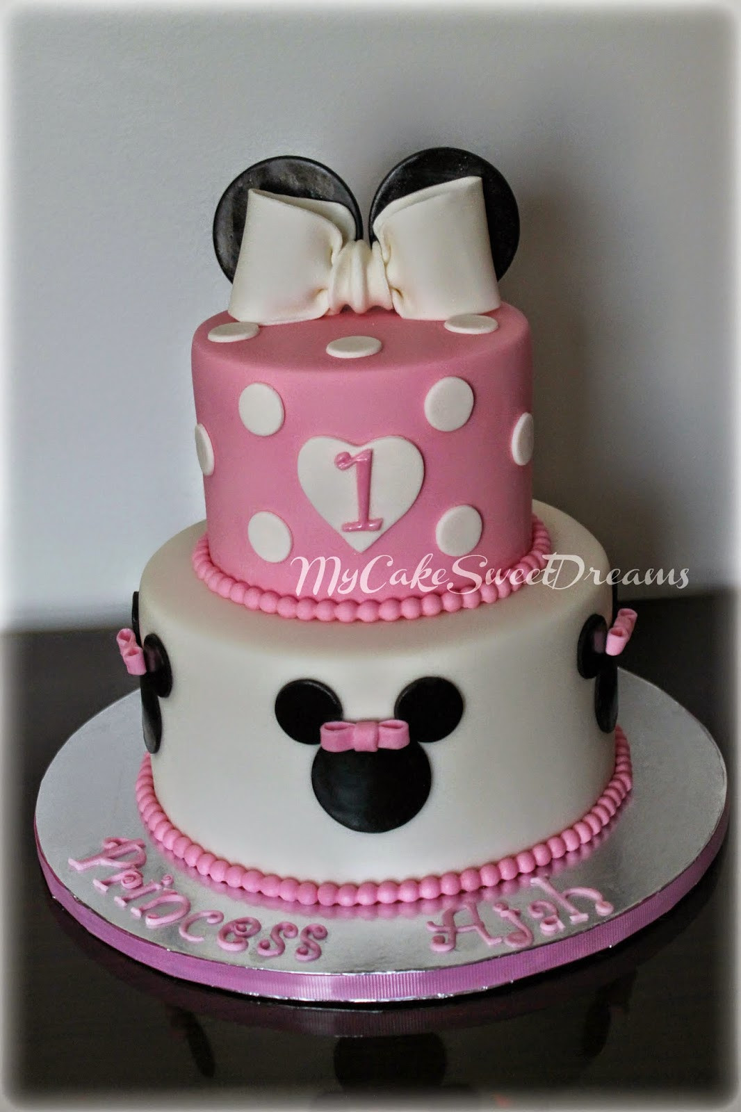 Minnie Mouse Cakes For 1st Birthday
 Cakesby Zana Minnie Mouse 1st Birthday Cake