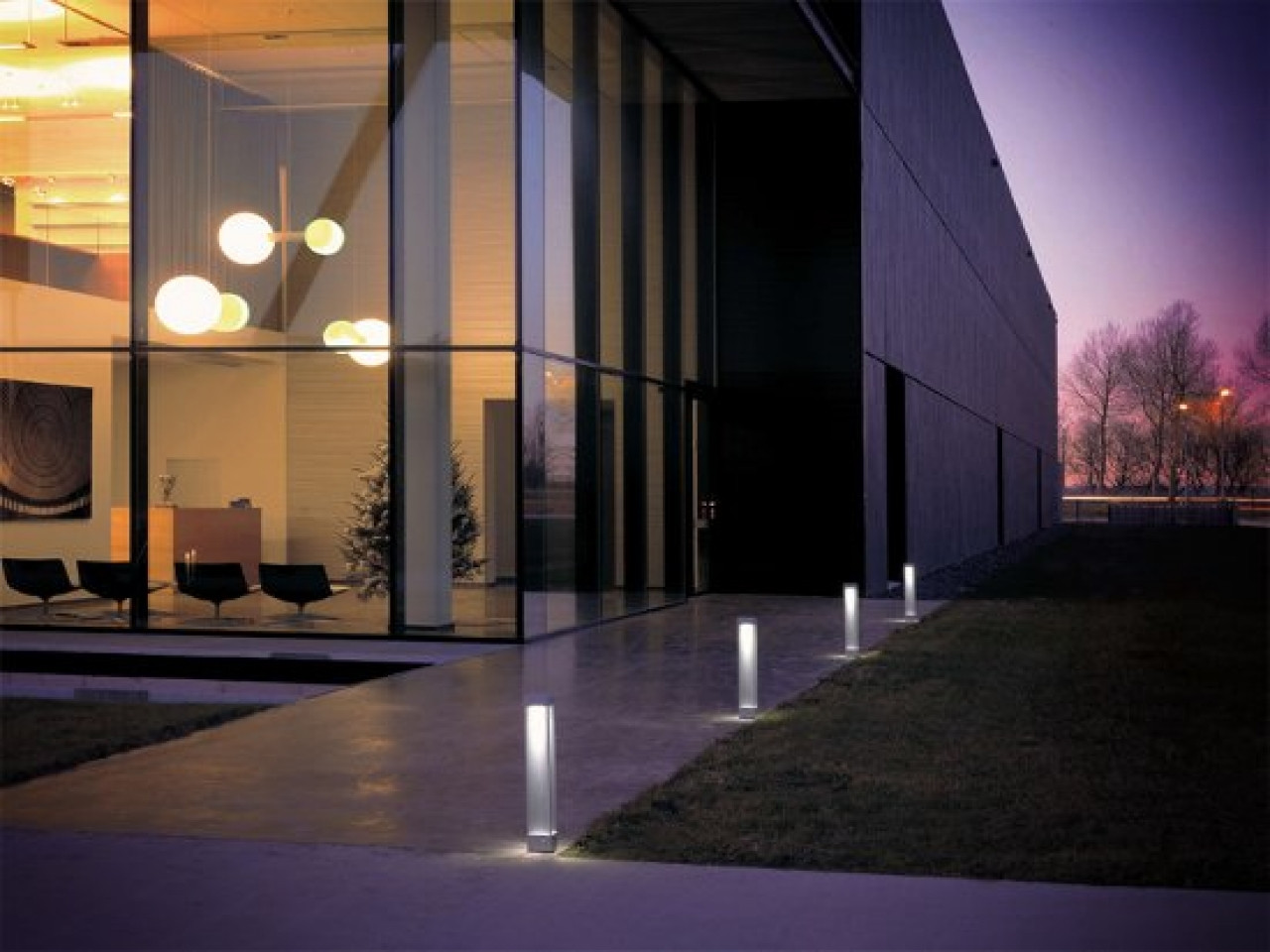 Modern Landscape Lighting
 Get 25 Sorts of Possibilities with Modern outdoor lights