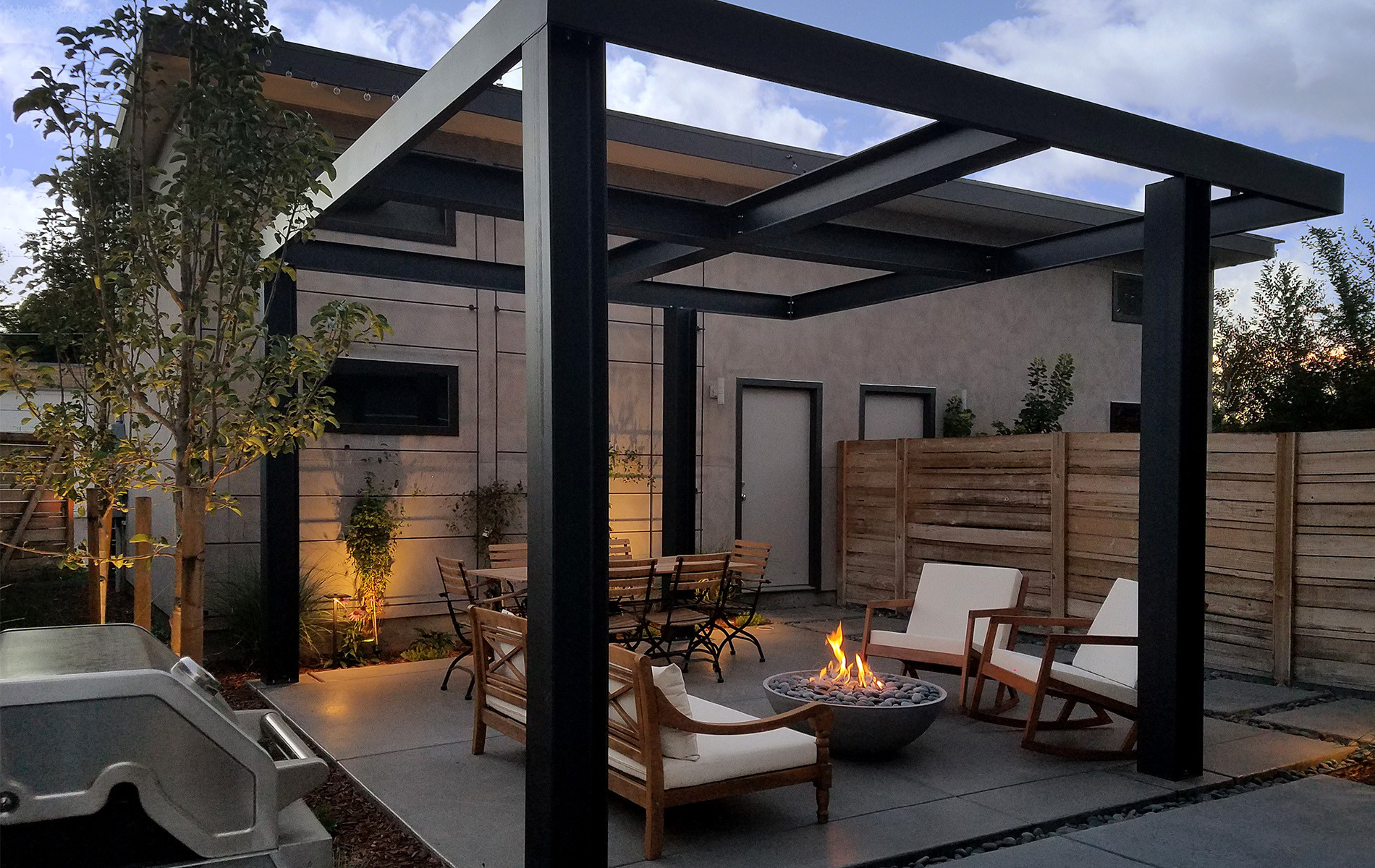 Modern Outdoor Landscape
 Ultra Modern Backyard Outdoor Living Area Highlands