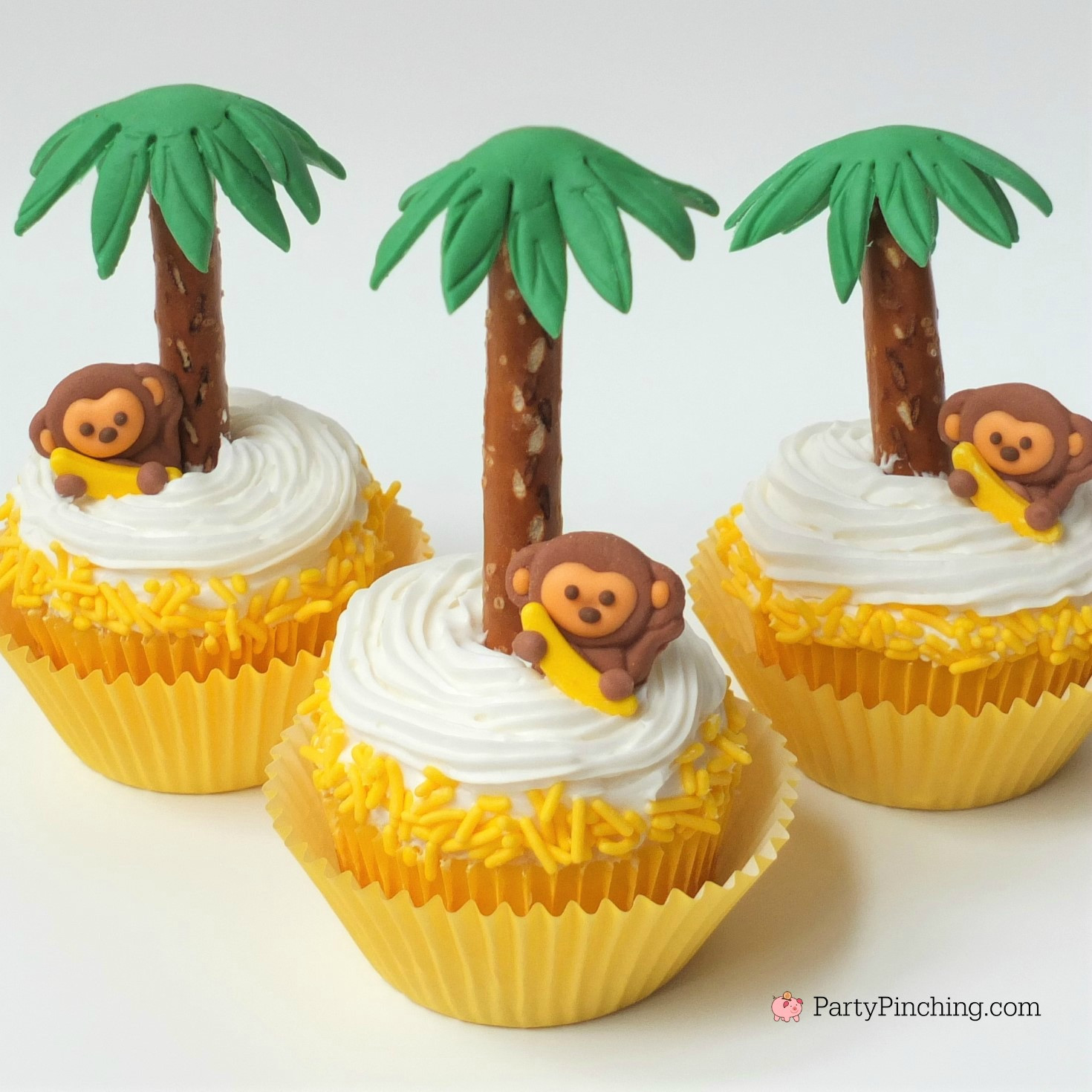 Monkey Birthday Party Food Ideas
 Cute Monkey Cupcakes so easy to make fun safari jungle kid