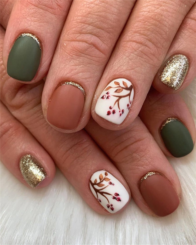 Nail Designs For Fall Season
 150 Fall Leaf Nail Art Designs To Let Your Hug Autumn 2019
