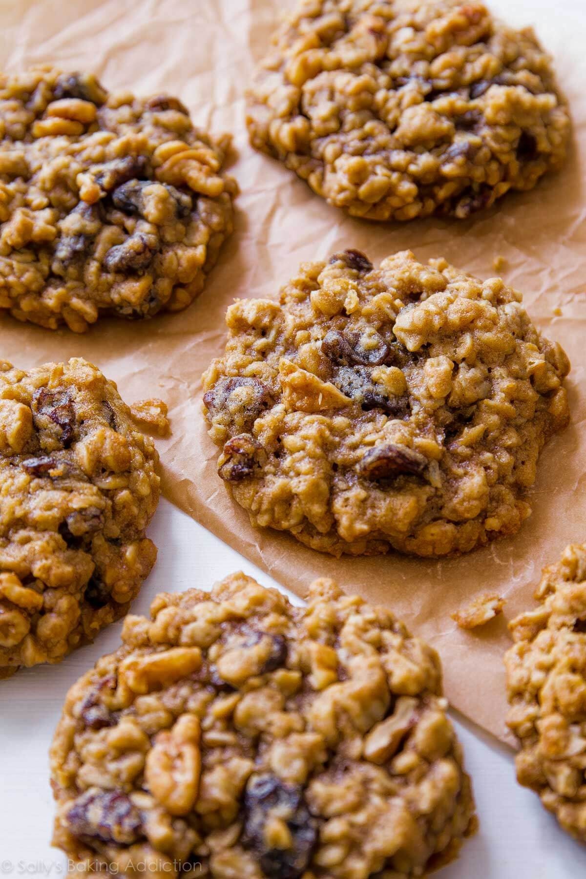 Oatmeal Raisin Cookies Recipe
 Soft & Chewy Oatmeal Raisin Cookies