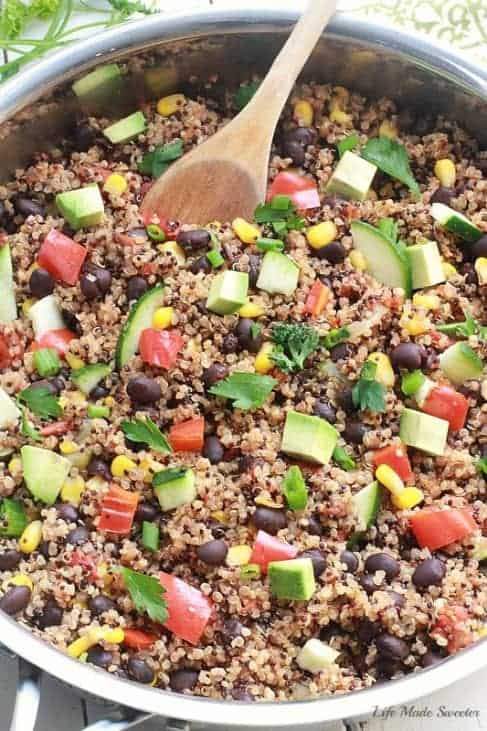 One Pan Mexican Quinoa
 e Skillet Mexican Quinoa e Pan